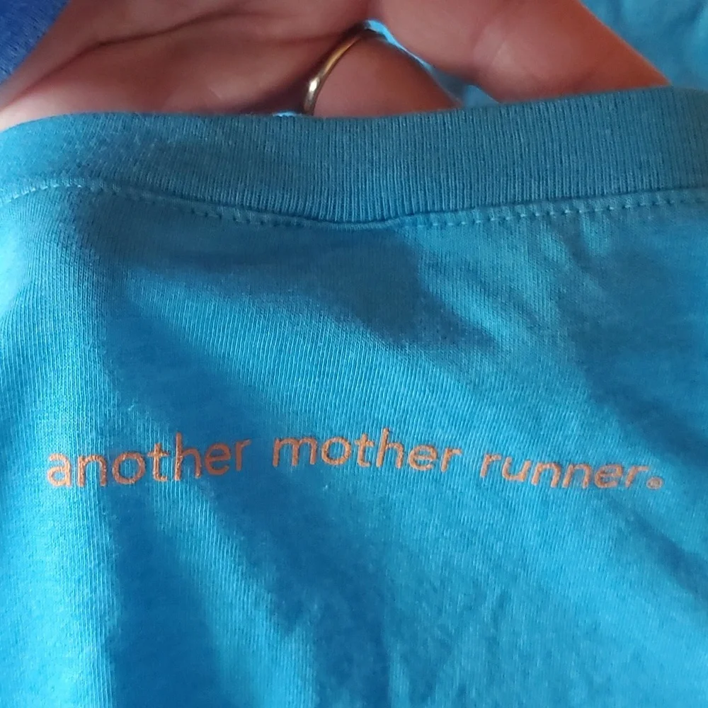 NWT running tshirt - Picture 6 of 6